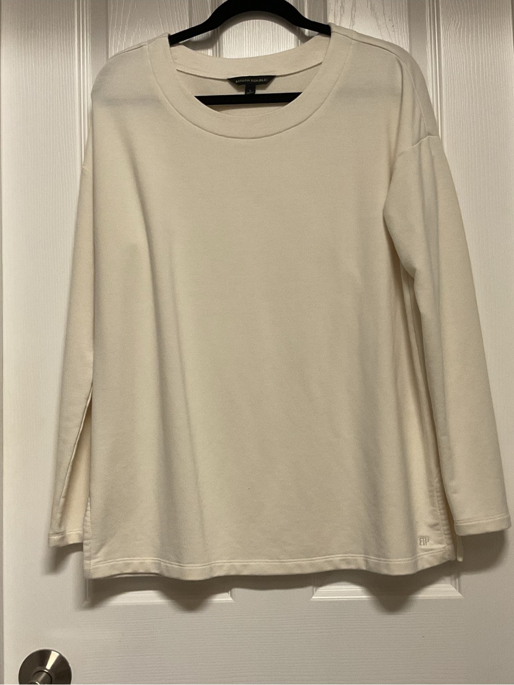 Banana Republic Cream Long-Sleeve Crewneck Top